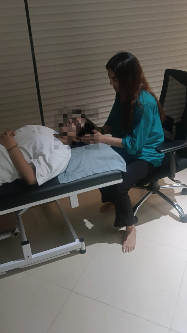Calm one-to-one clinical hypnotherapy session for anxiety in Mumbai